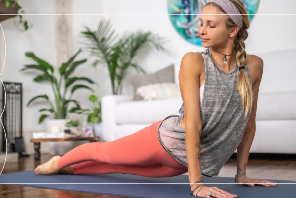 Juliana Spicoluk from Boho Beautiful teaches a free Vinyasa Full Body Yoga Class to deepen your connection between body and mind.